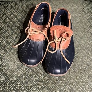 Size 8 navy Sperry topsiders